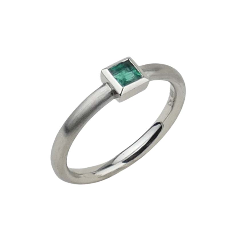 34206 Smaragdring Platin 950/000